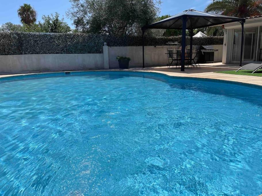 Ferienhaus Climatisee Piscine 3 A 800m Antibes