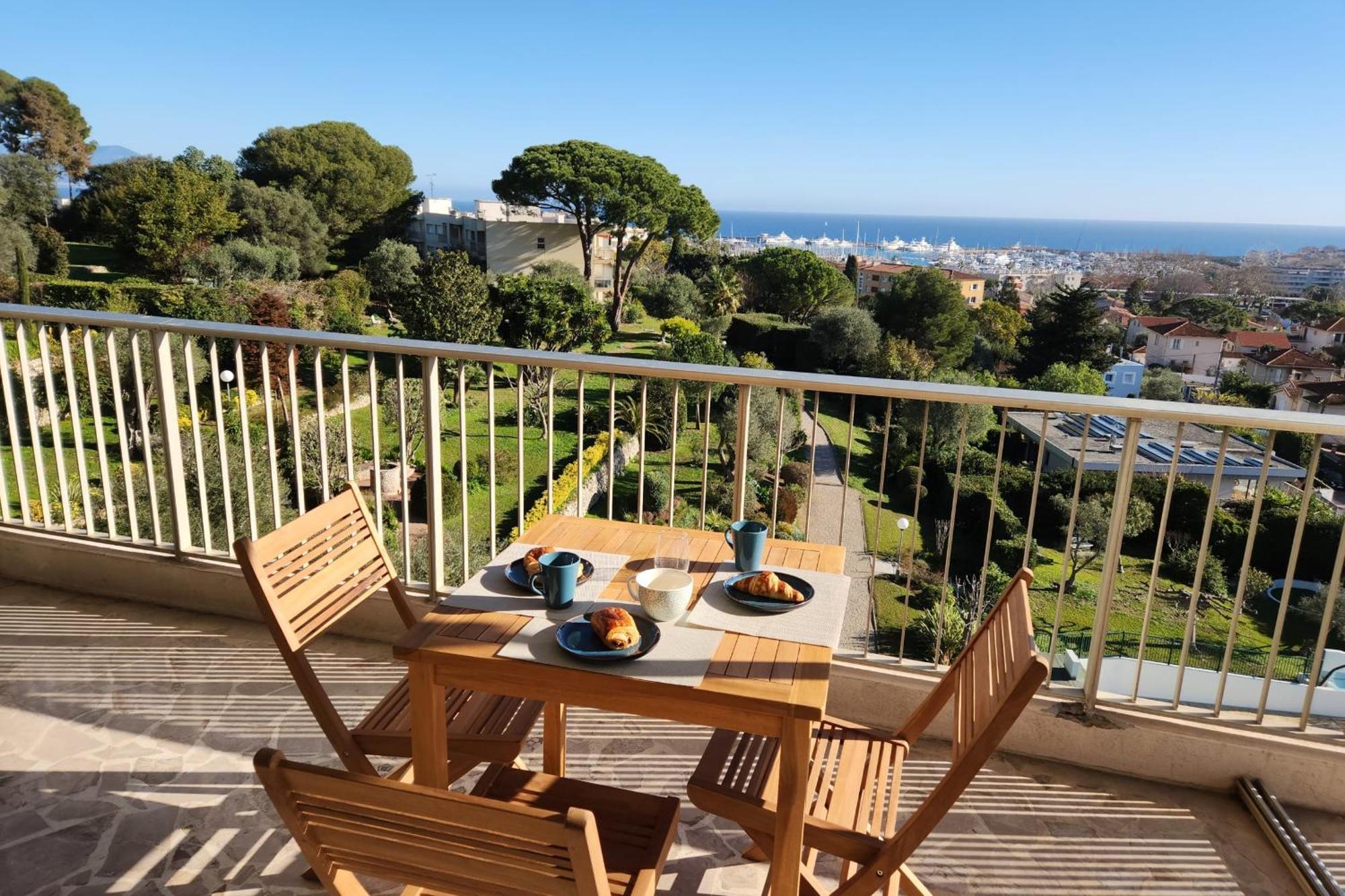 Le Valencay 2 Bedroom With A Breathtaking View Pool Parking