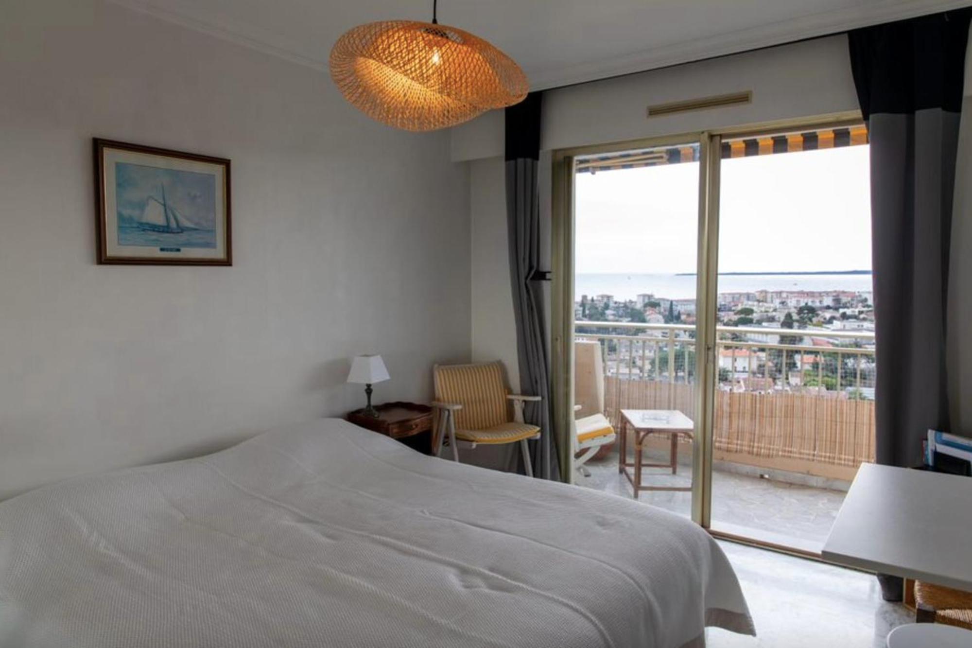 Lovely 48 M2 Appt With Sea View And Swimming Pool Antibes