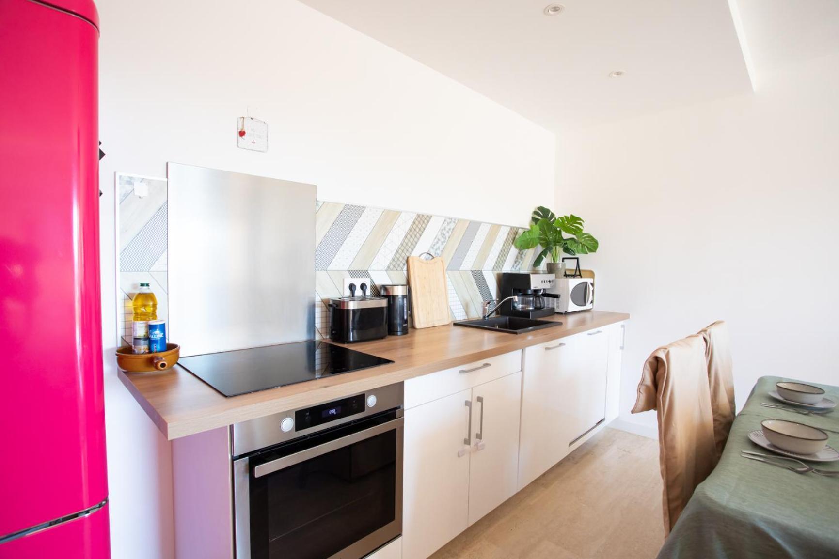 A3 - 2 Bdr Sea View 10 Min - Parking, Pool & Terrace