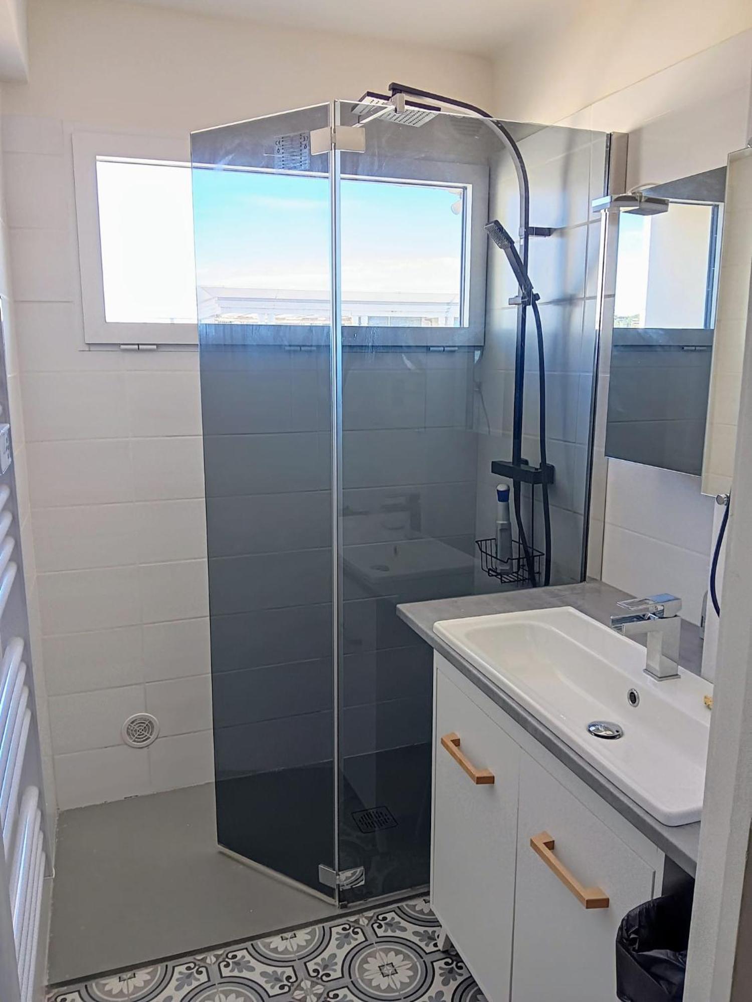 3 Pieces Vue - Clim - 5 Min De La A Pied Apartment *
