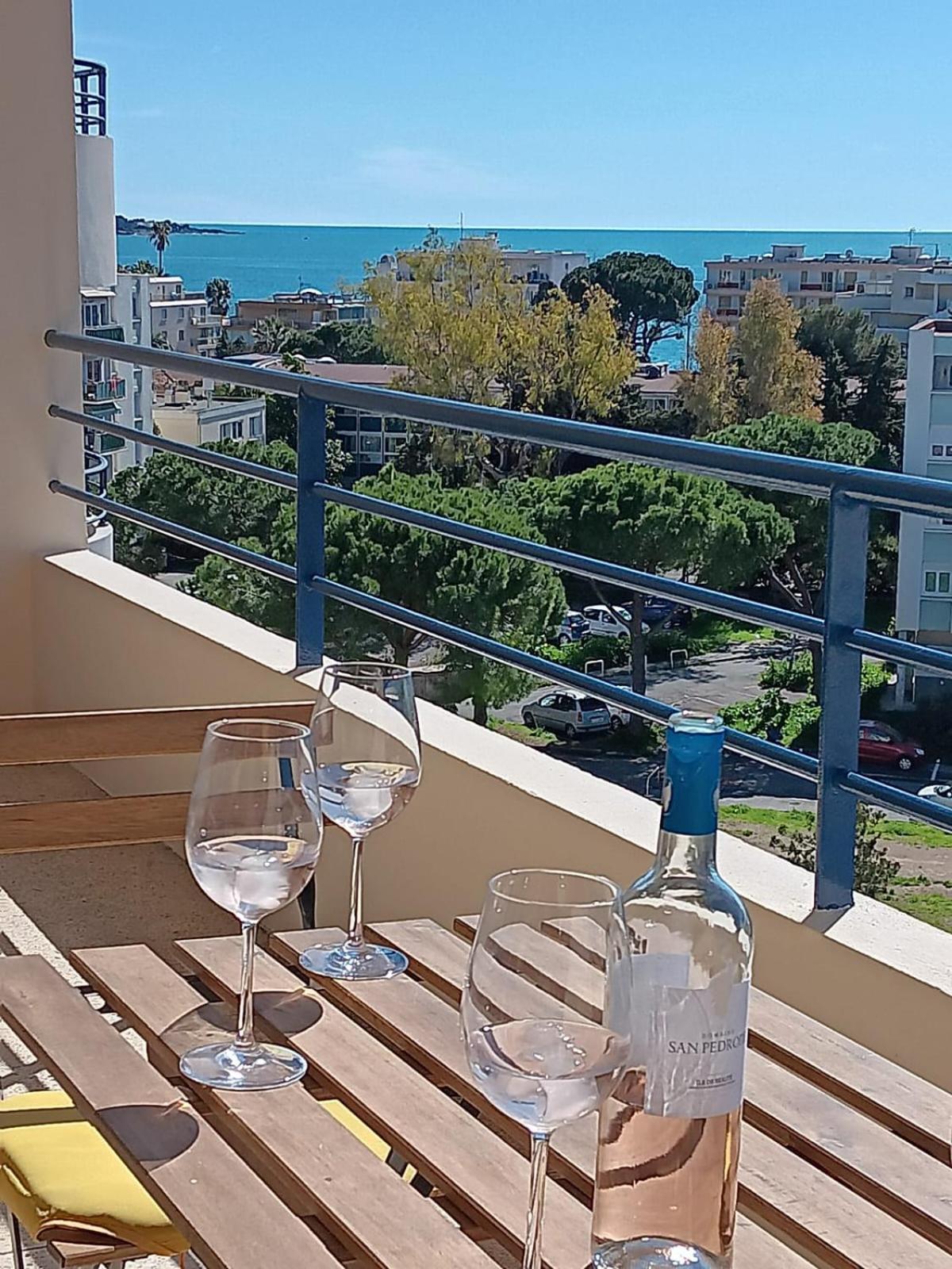 3 Pieces Vue - Clim - 5 Min De La A Pied Apartment