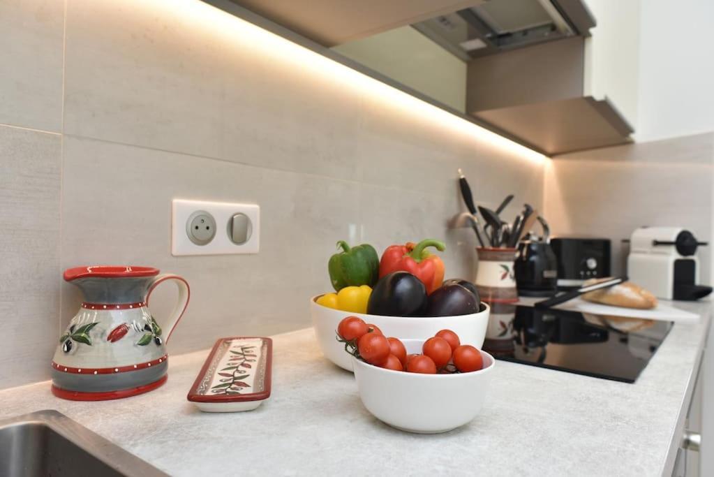 Au Port - Brand New Flat W 1 Bedroom, Balcony, Parking, Ac * Antibes