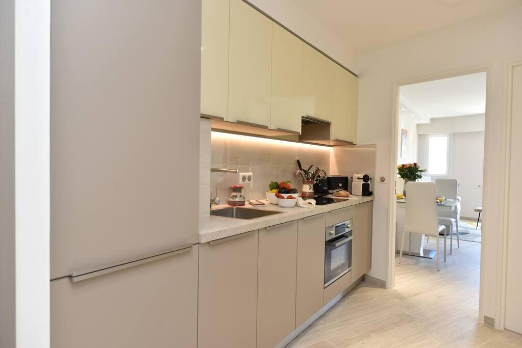 Au Port - Brand New Flat W 1 Bedroom, Balcony, Parking, Ac Apartment Antibes