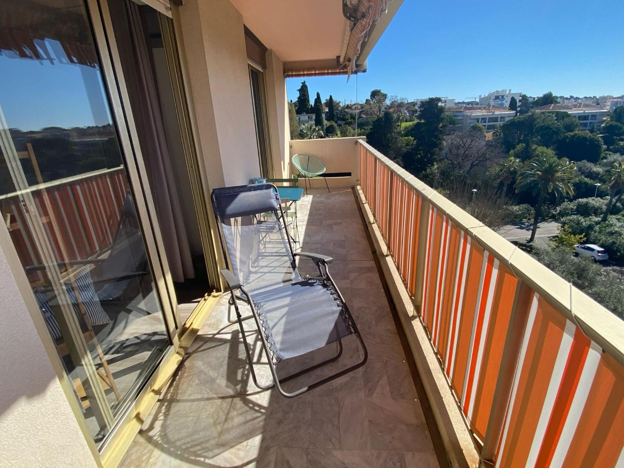 Juan-les-pins, 4 Pieces, 80m2, Luxe Piscine Tennis Apartamento