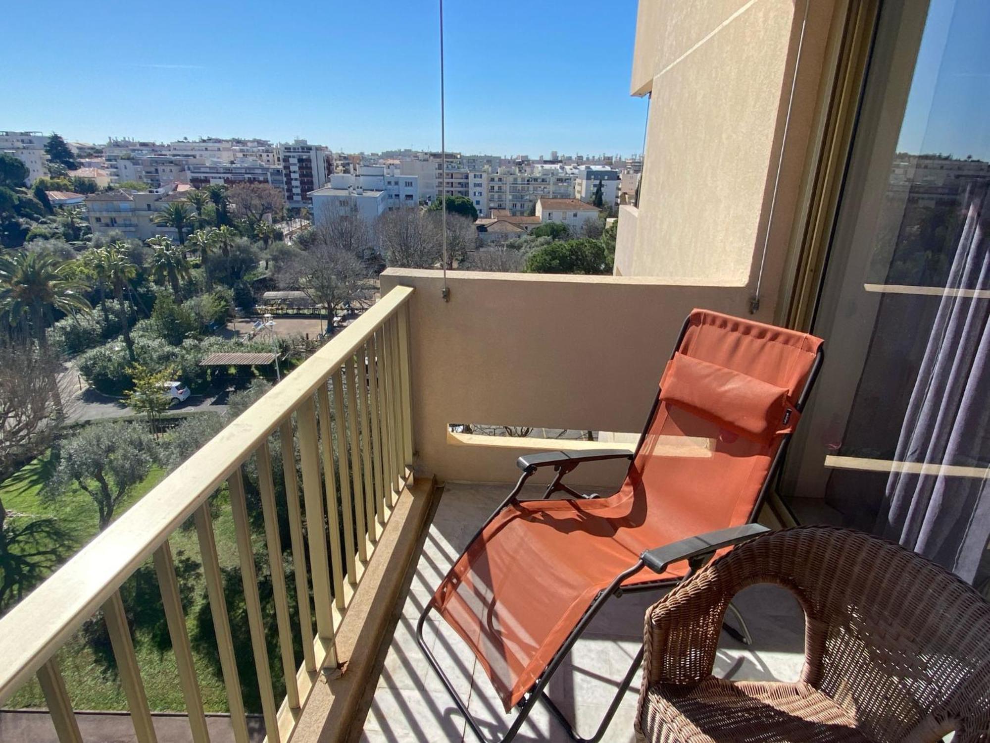 Apartamento Juan-les-pins, 4 Pieces, 80m2, Luxe Piscine Tennis