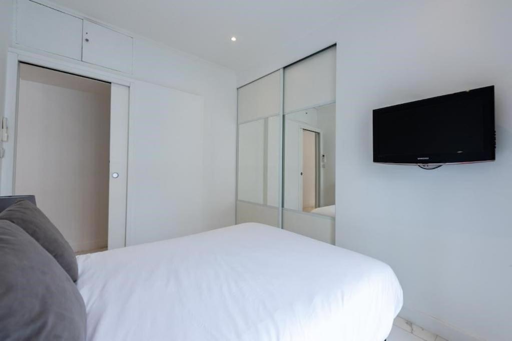 Louis Gallet Centre Juan Les Pins 50m Des Plages *