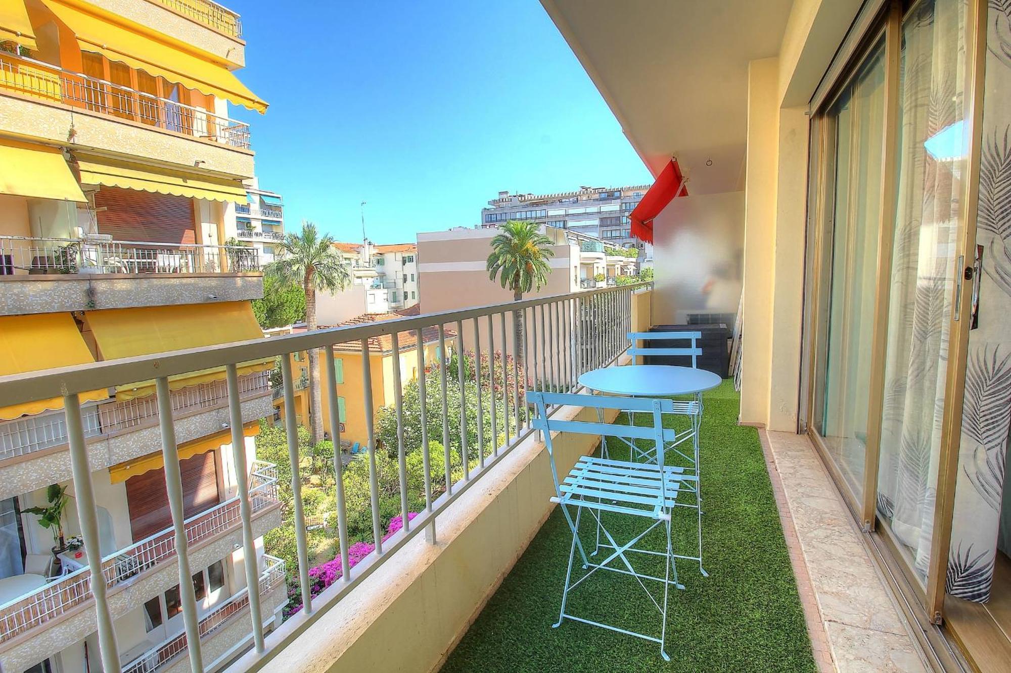 Charming Air-conditioned T1 Bis Val D'esterel In The Heart Of Juan Les Pins Apartment *