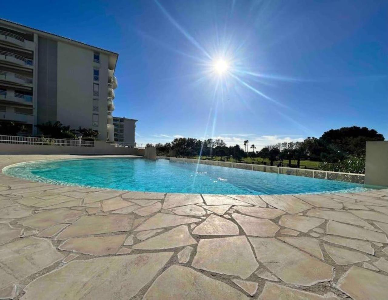 Apartment Il Gioiello : 2 Pers, Clim, Piscine, Parking