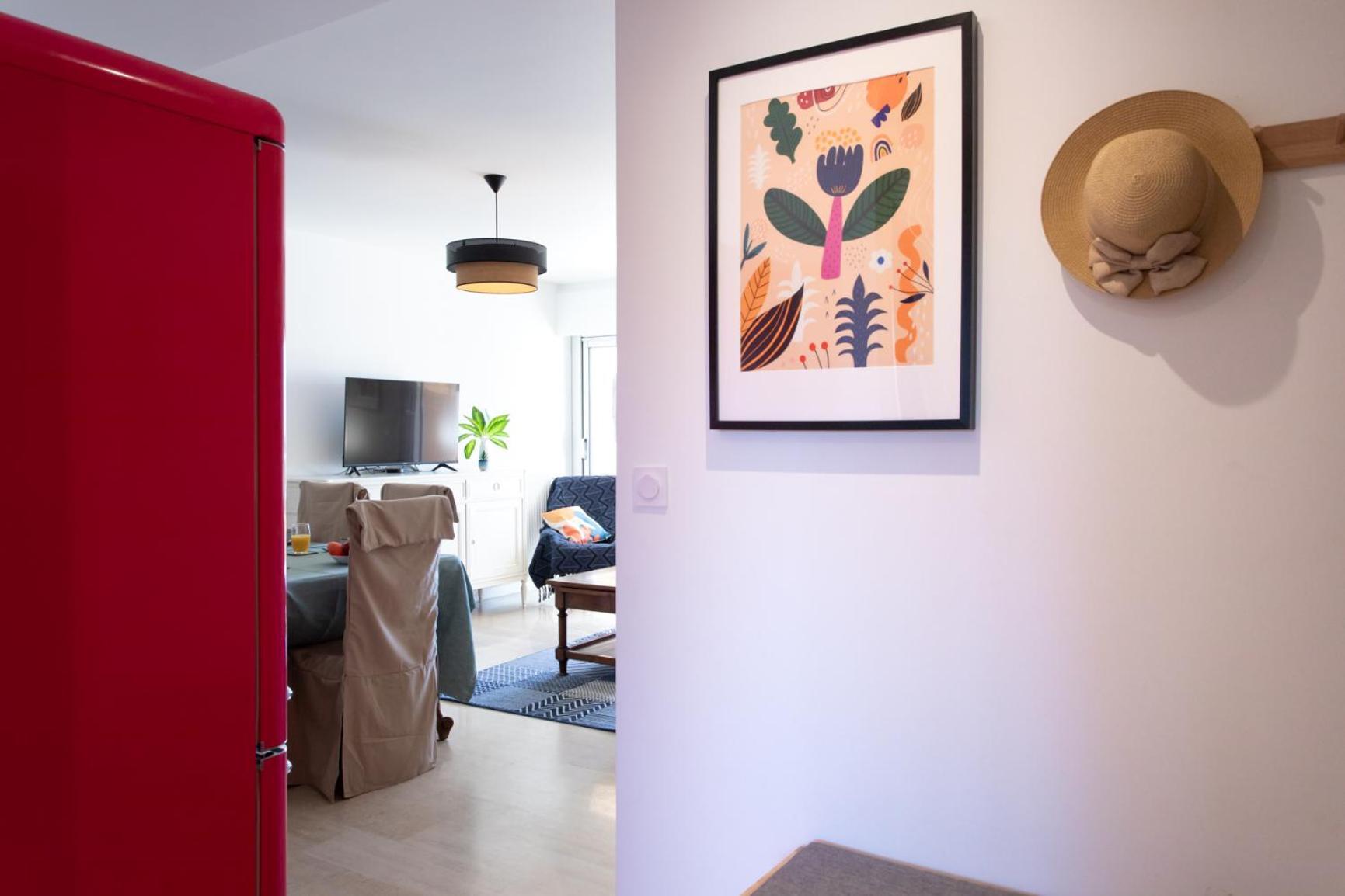 A3 - 2 Bdr Sea View 10 Min - Parking, Pool & Terrace Apartment *