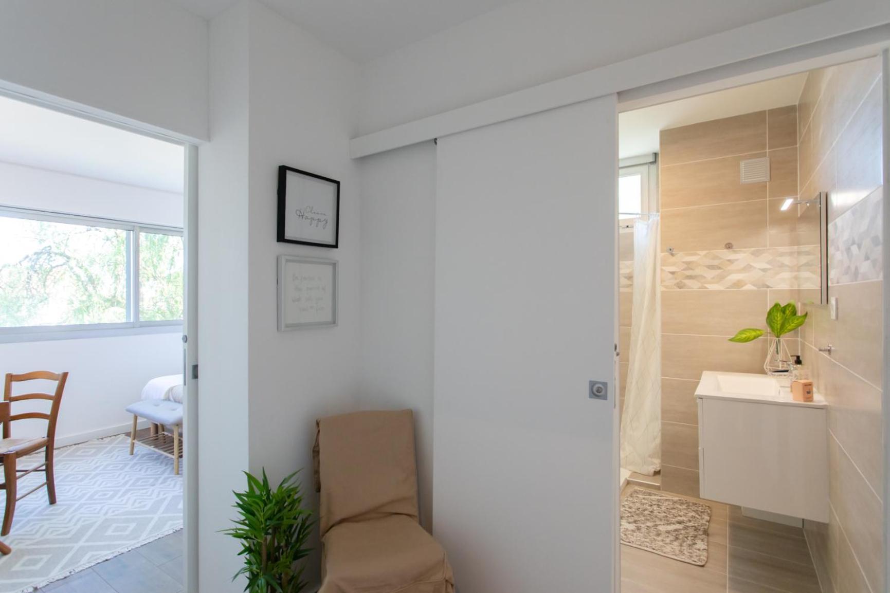 A3 - 2 Bdr Sea View 10 Min - Parking, Pool & Terrace *