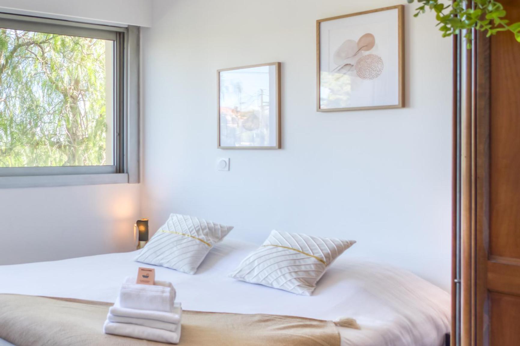 A3 - 2 Bdr Sea View 10 Min - Parking, Pool & Terrace Apartment Antibes