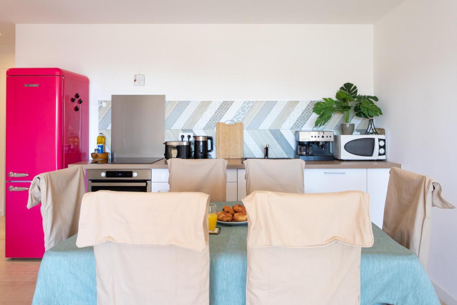 Apartment A3 - 2 Bdr Sea View 10 Min - Parking, Pool & Terrace *