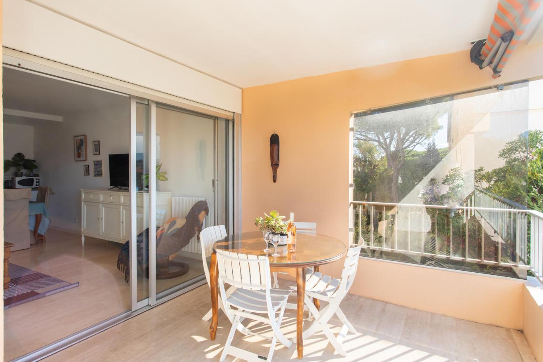 A3 - 2 Bdr Sea View 10 Min - Parking, Pool & Terrace Apartment *