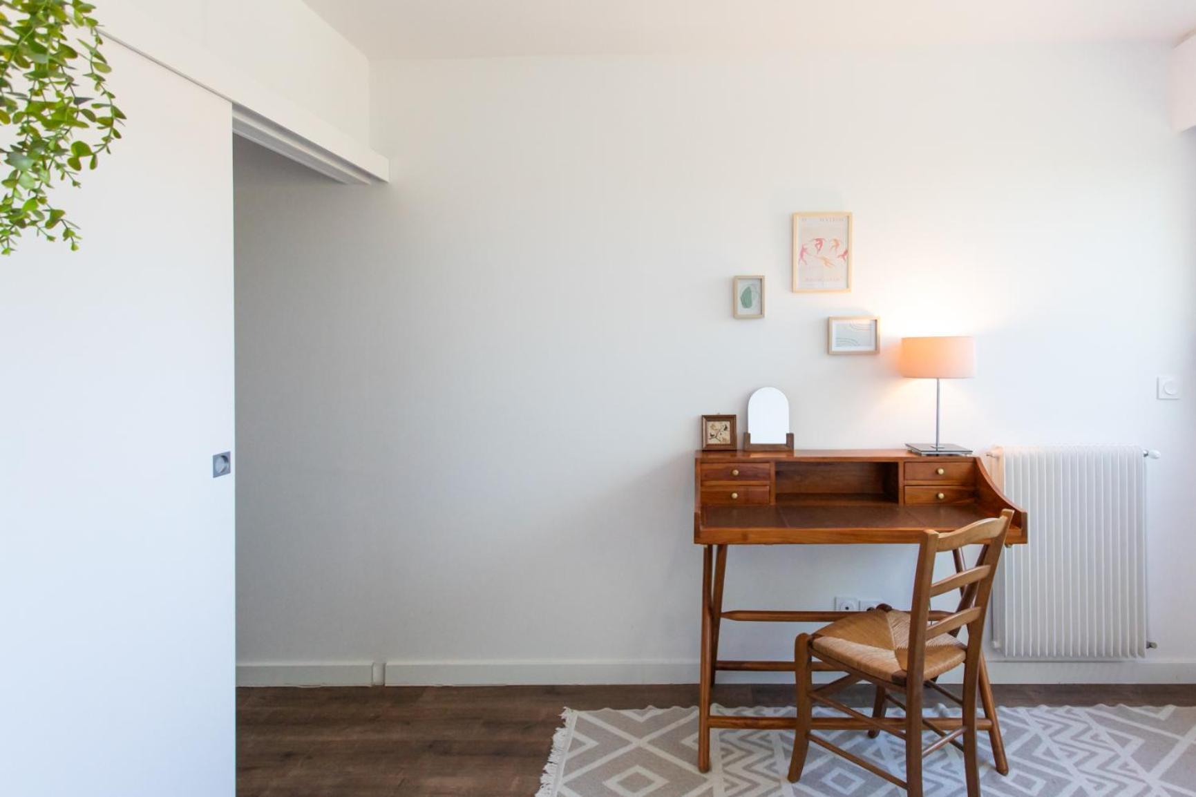 A3 - 2 Bdr Sea View 10 Min - Parking, Pool & Terrace Apartment Antibes