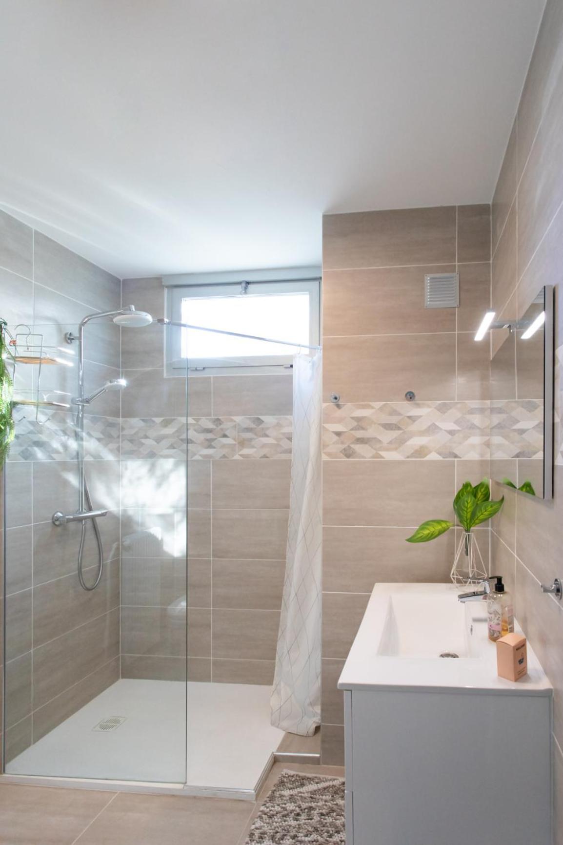 Apartment A3 - 2 Bdr Sea View 10 Min - Parking, Pool & Terrace *