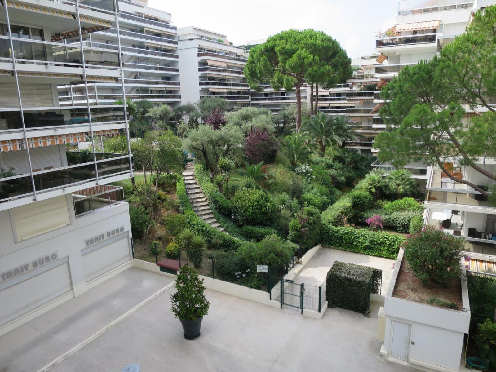 Apartamento Arad 40M2 Classe Immense Terrasse 35 M2 Piscine Antibes Jlp Parking Antibes