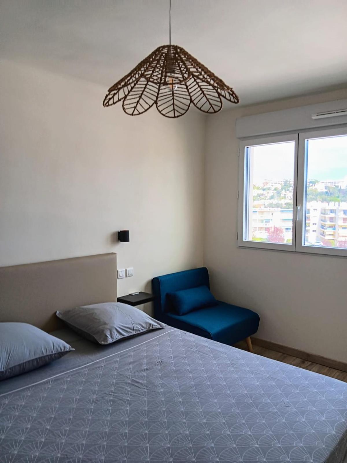 3 Pieces Vue - Clim - 5 Min De La A Pied Apartment Antibes