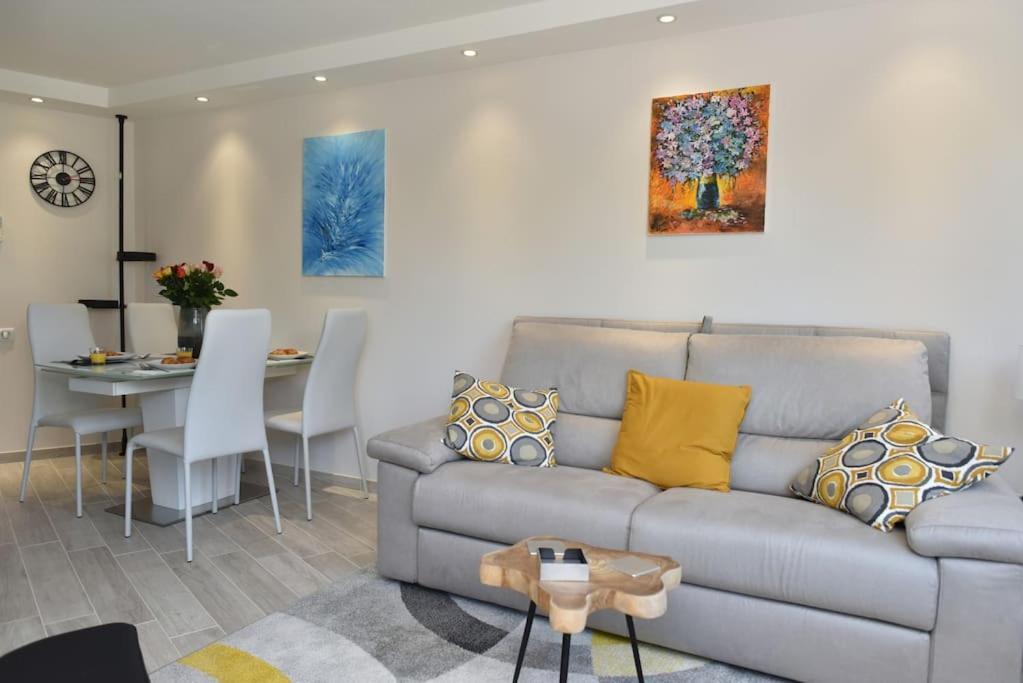 Au Port - Brand New Flat W 1 Bedroom, Balcony, Parking, Ac Apartamento Antibes