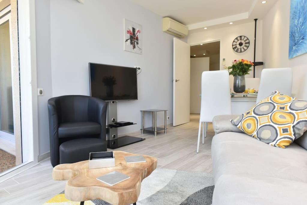 Au Port - Brand New Flat W 1 Bedroom, Balcony, Parking, Ac Apartamento *