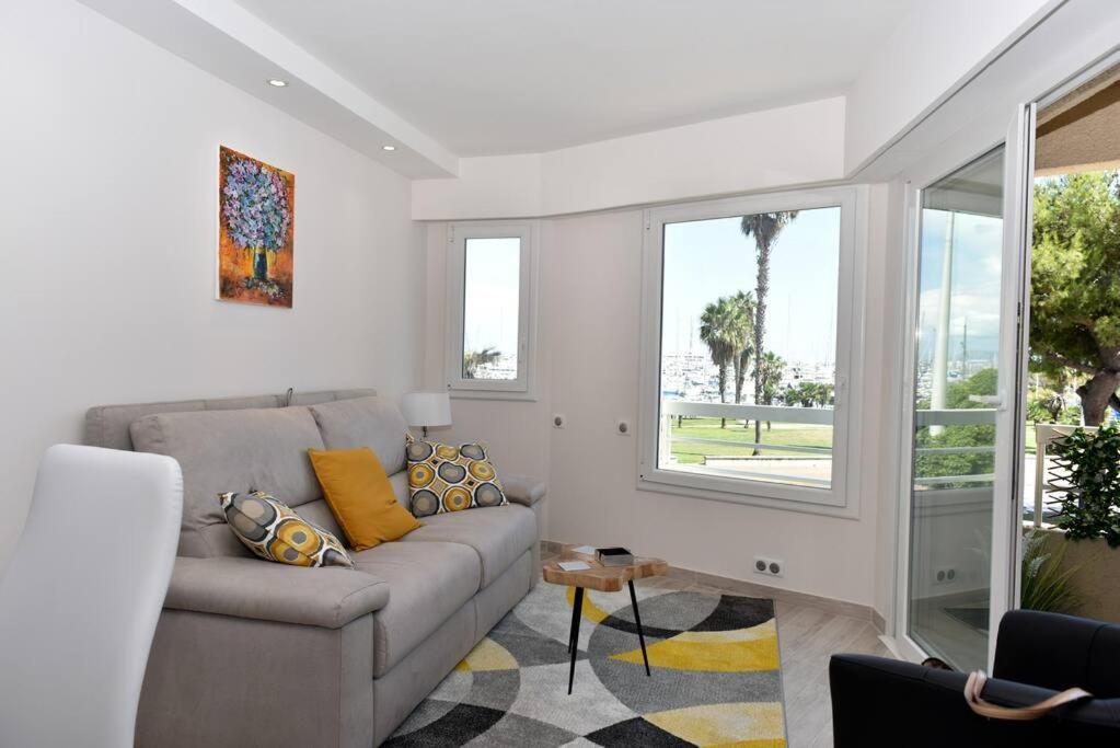 Au Port - Brand New Flat W 1 Bedroom, Balcony, Parking, Ac