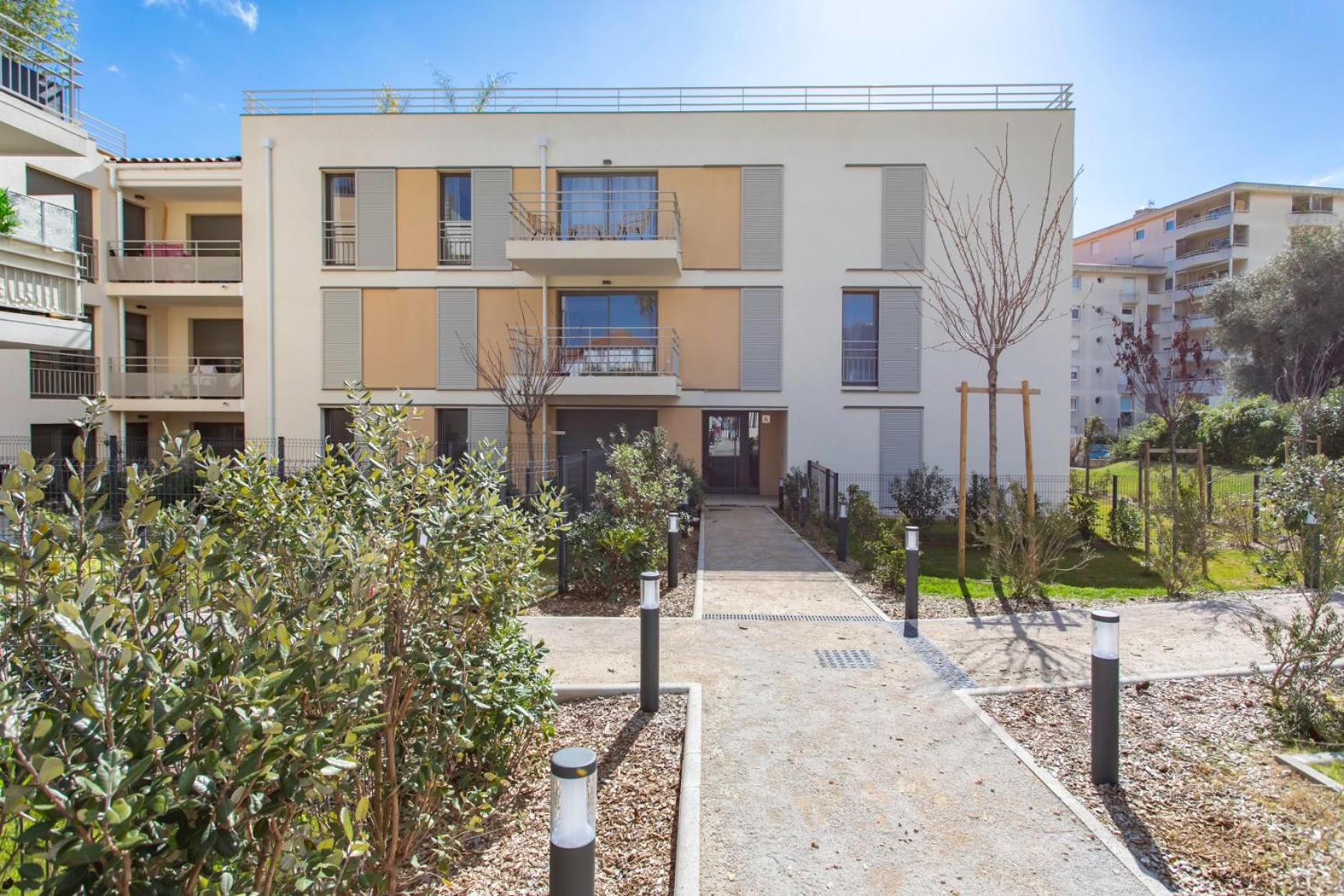 Apartment A5 - Modern 5 Min To Sea - Pool & Garage