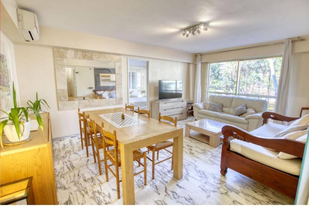 Le Saint Ho Apartment *