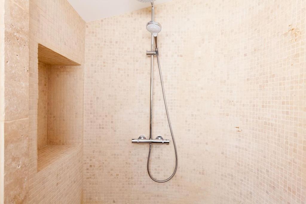 Le Provencal - Center Old 1br Flat With Ac, Wifi Apartment *