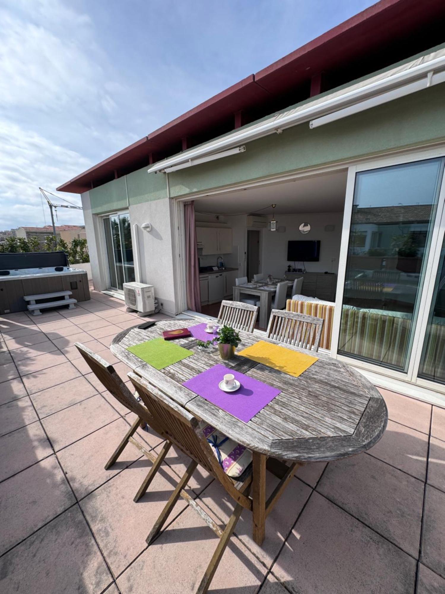 Penthouse - Jacuzzi - Terrace - Parking - 2 Pools Apartment Antibes