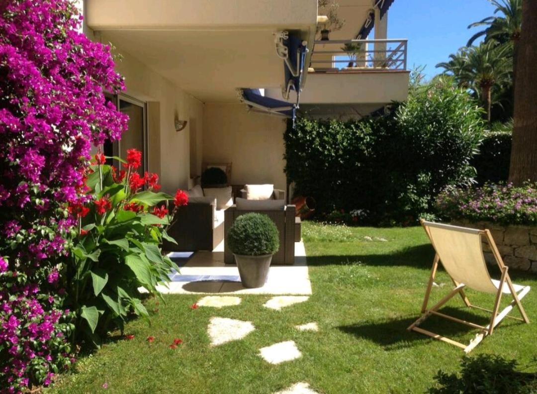 Apartment T4 3chambres, Jardin, Piscine Chauffee Proche De La Antibes