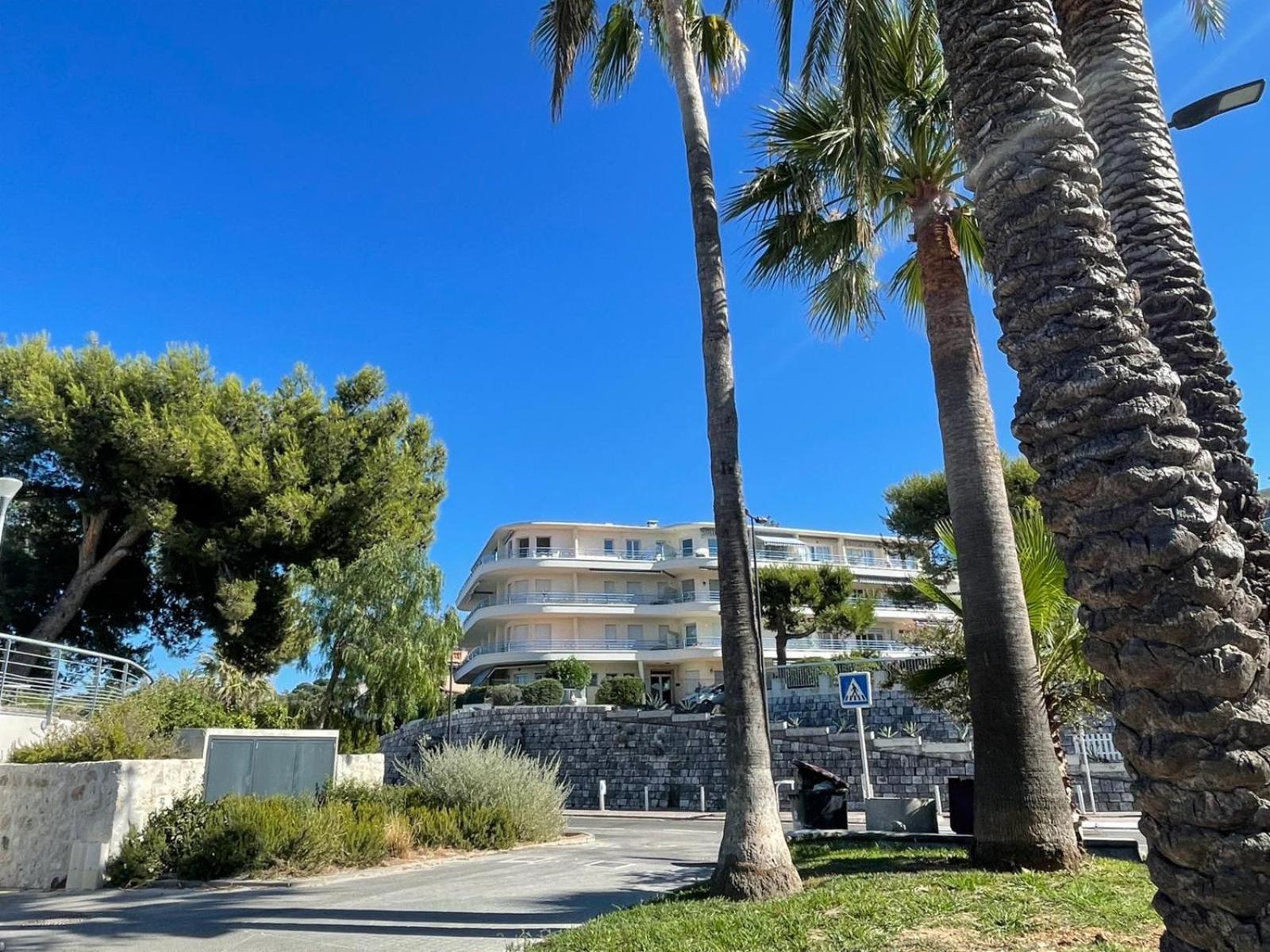 Luxury With Amazing Sea View At Cap D'antibes Antibes