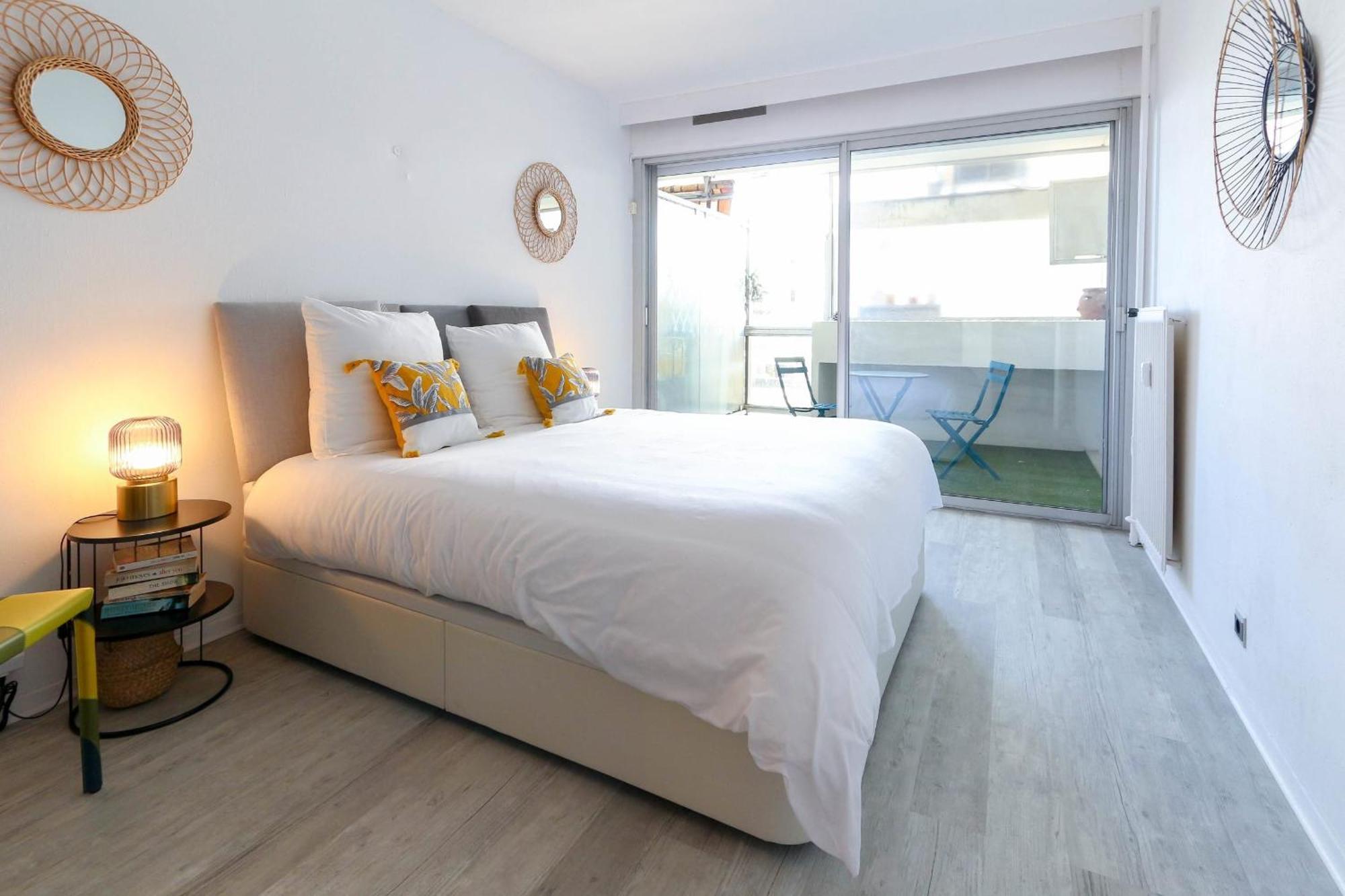 Beautiful Flat With Sea View Terrace Pool Parking Portative Ac- Benakey Apartment *