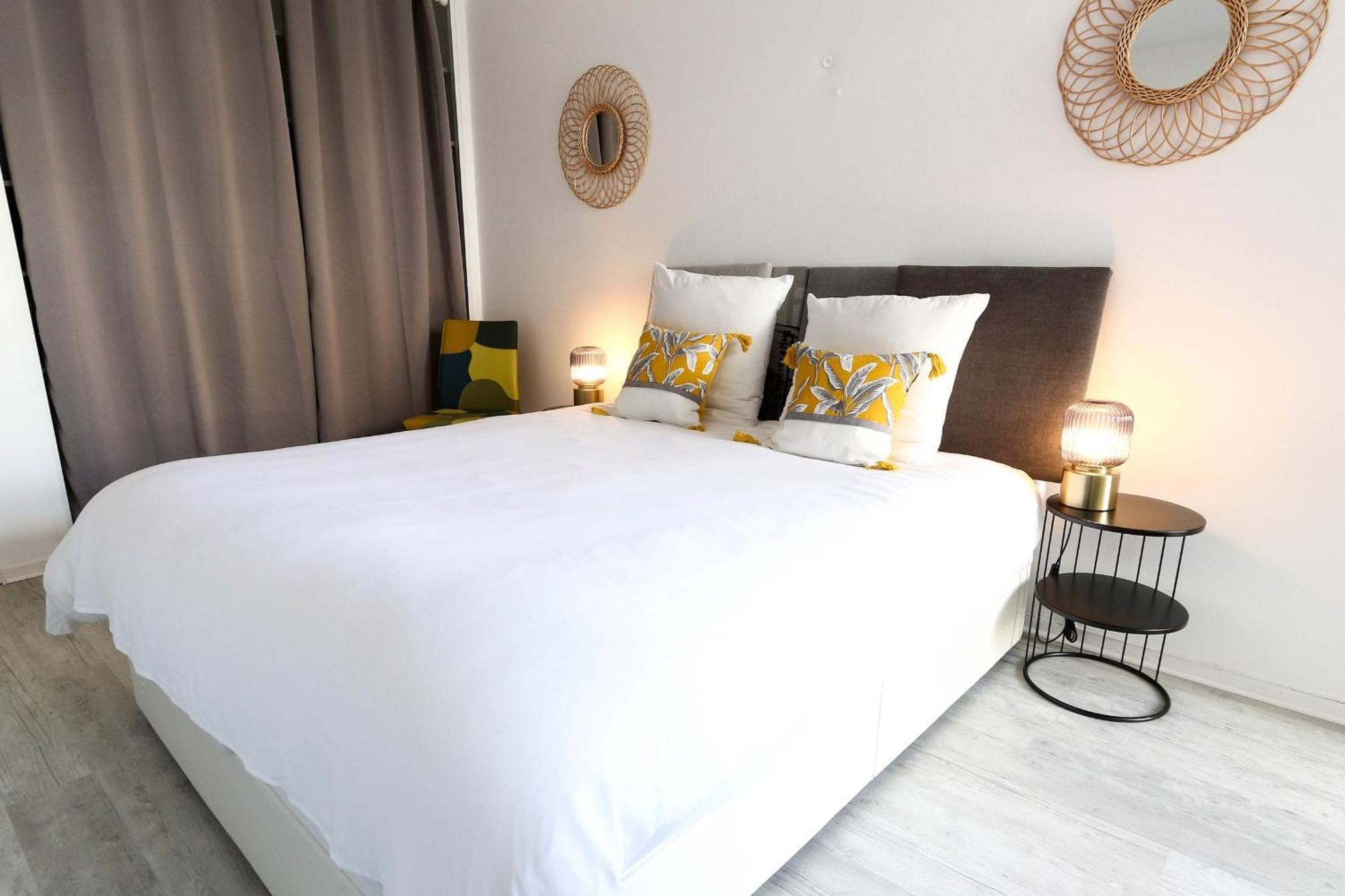 Beautiful Flat With Sea View Terrace Pool Parking Portative Ac- Benakey Apartment
