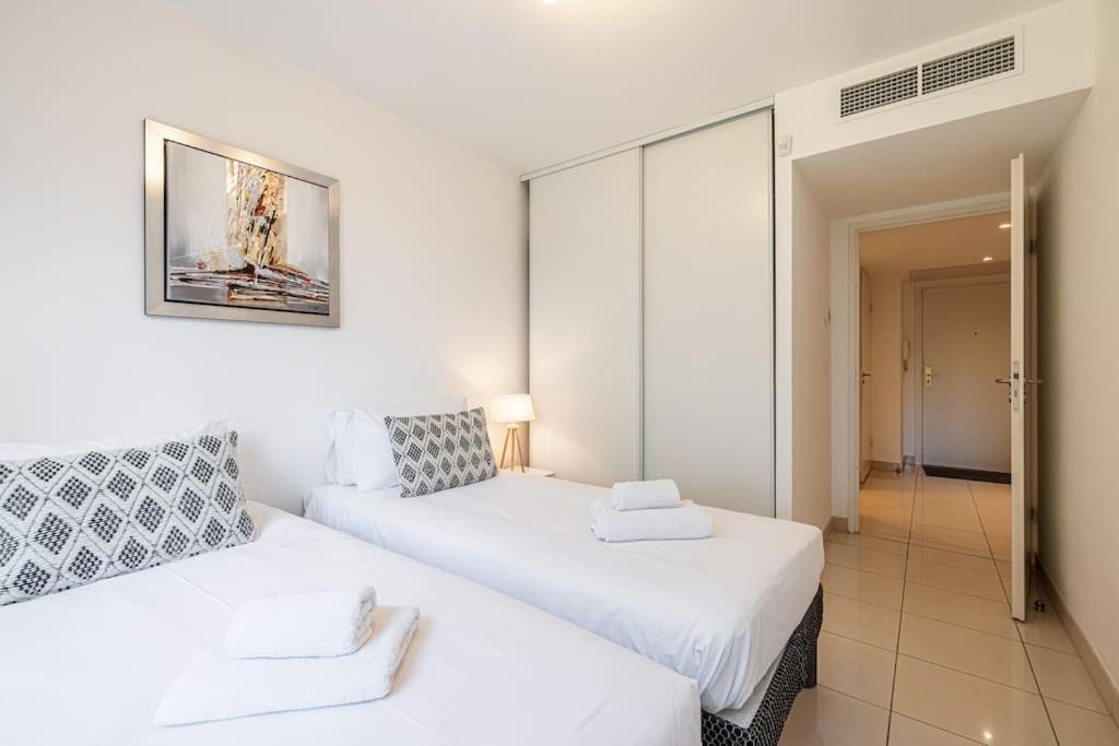 Apartment Beautiful And Spacious 2 Bed With Pool