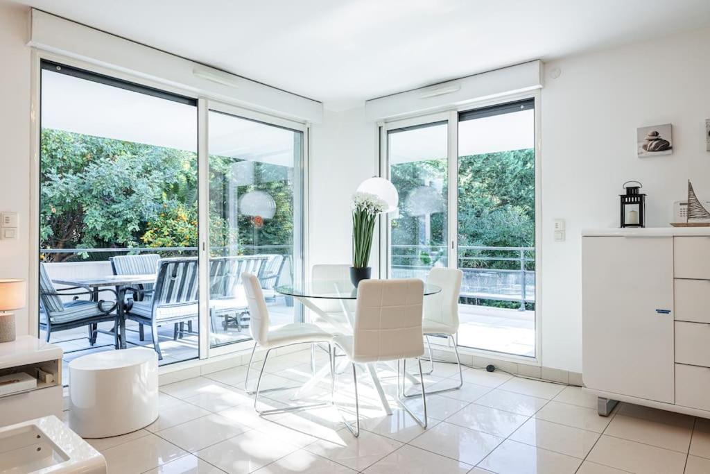 Apartment Beautiful And Spacious 2 Bed With Pool *