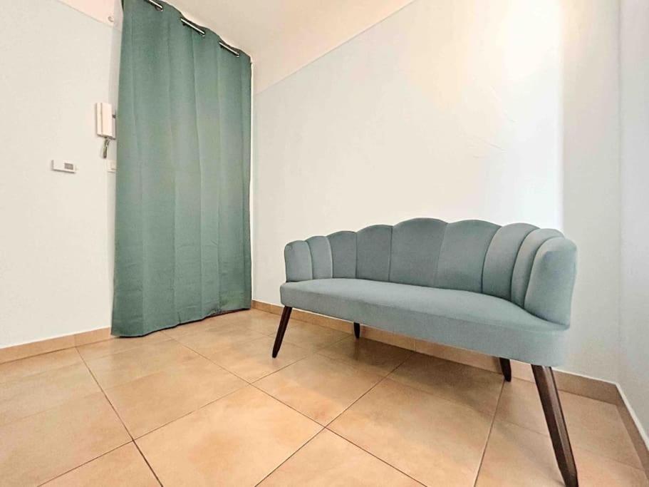 Le Dulys : 2 Prs, Vue Mer, Clim, 2 Min Plages Appartement Antibes