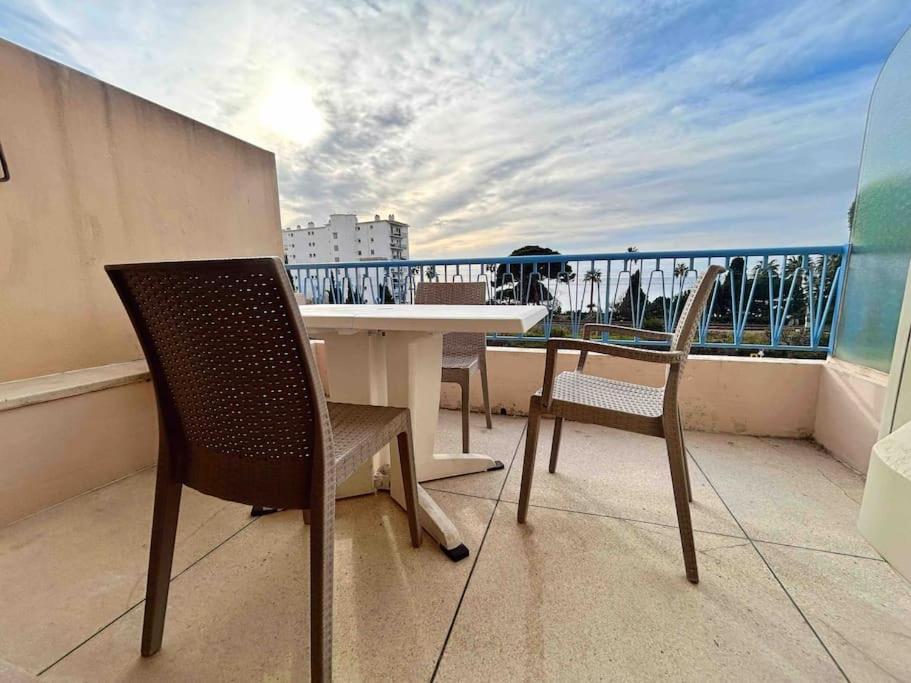 Le Dulys : 2 Prs, Vue Mer, Clim, 2 Min Plages Appartement