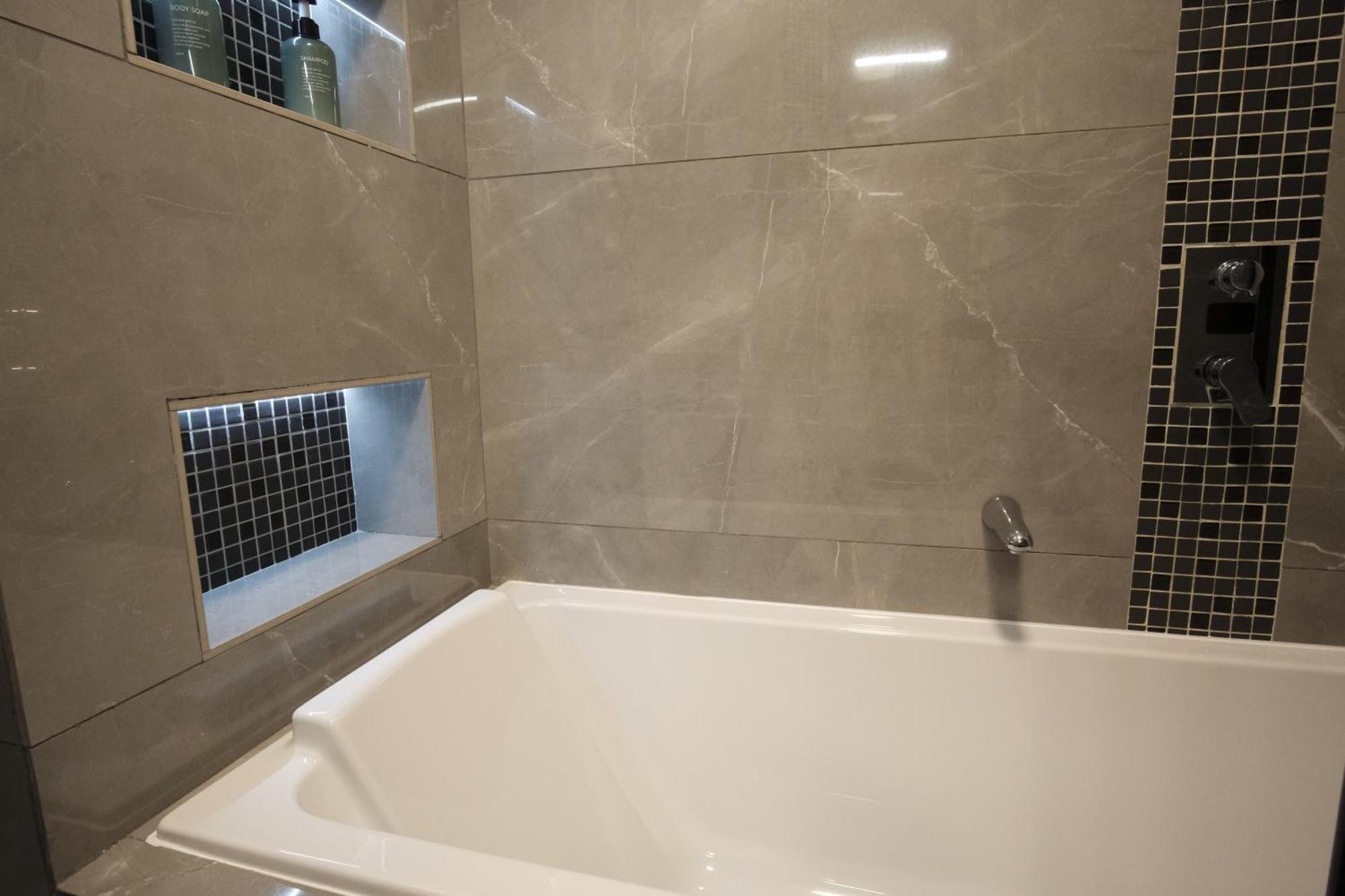 Apartment Charming Ac 2-bedroom Center Family, Couples Friendly Antibes