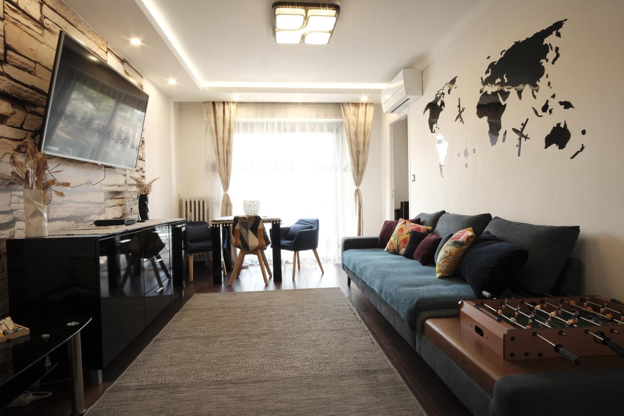 Apartment Charming Ac 2-bedroom Center Family, Couples Friendly