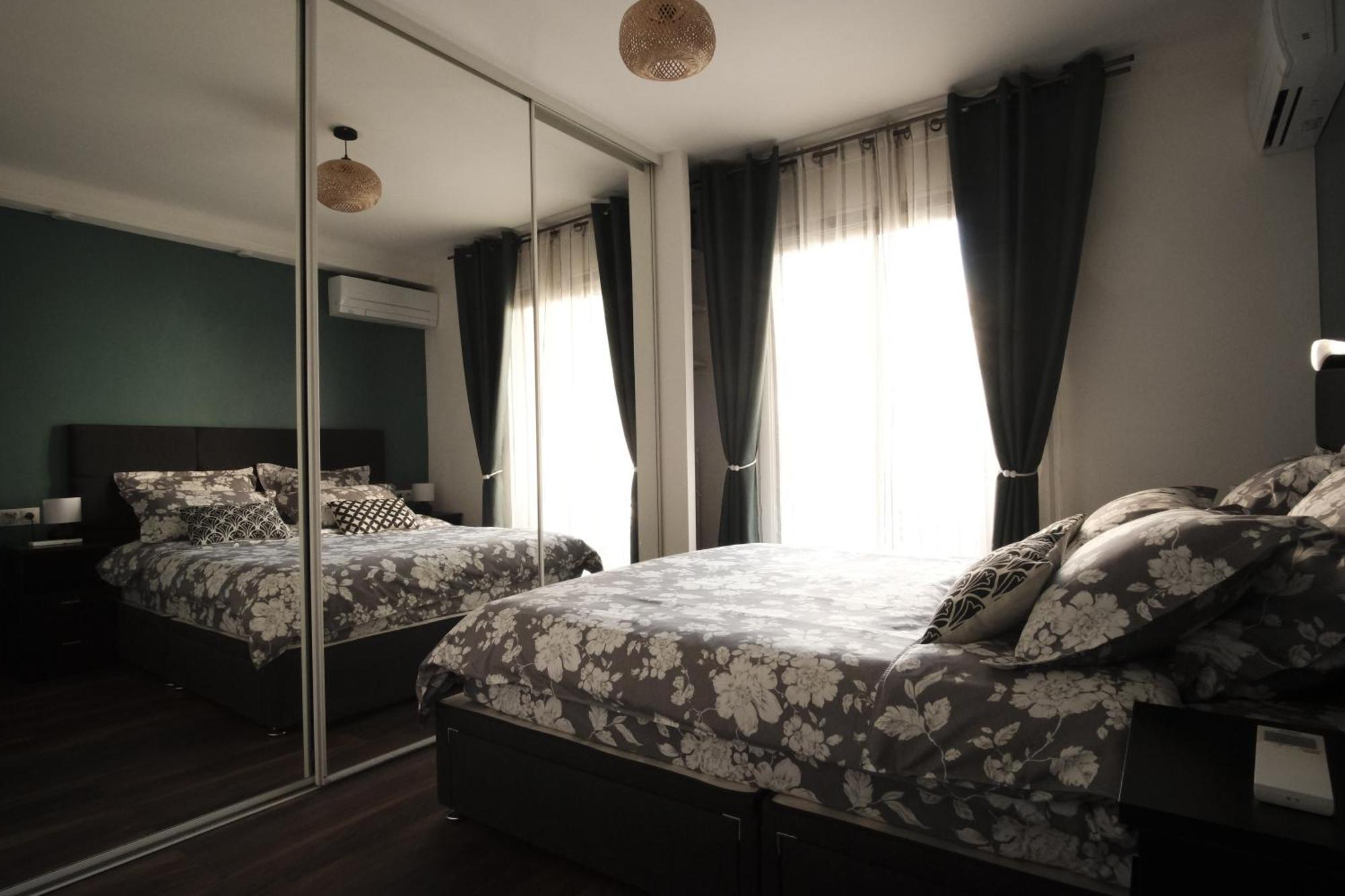 Charming Ac 2-bedroom Center Family, Couples Friendly Apartment Antibes