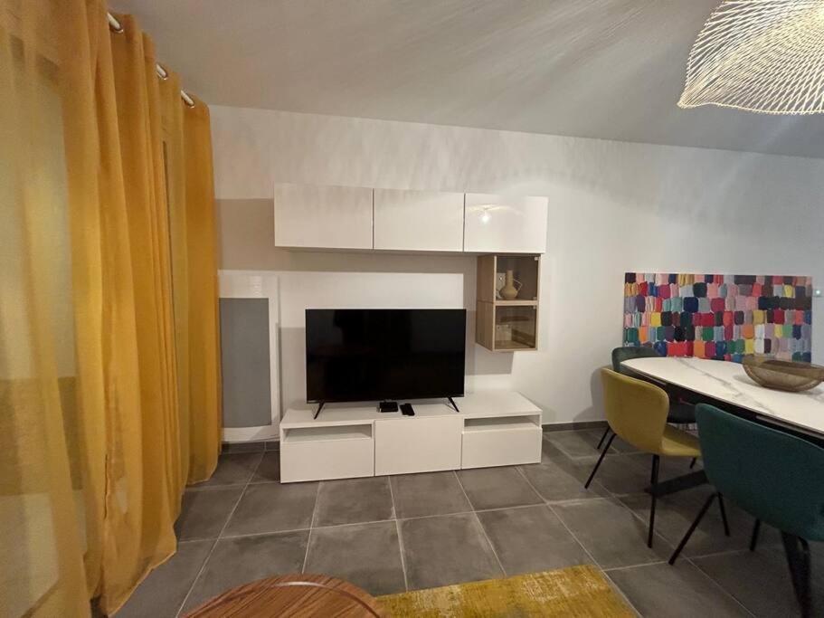 Jardin Secret C01 Apartment