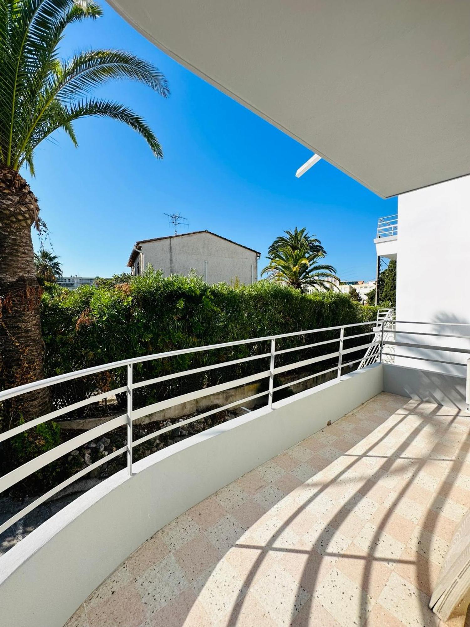 Loti Antibes