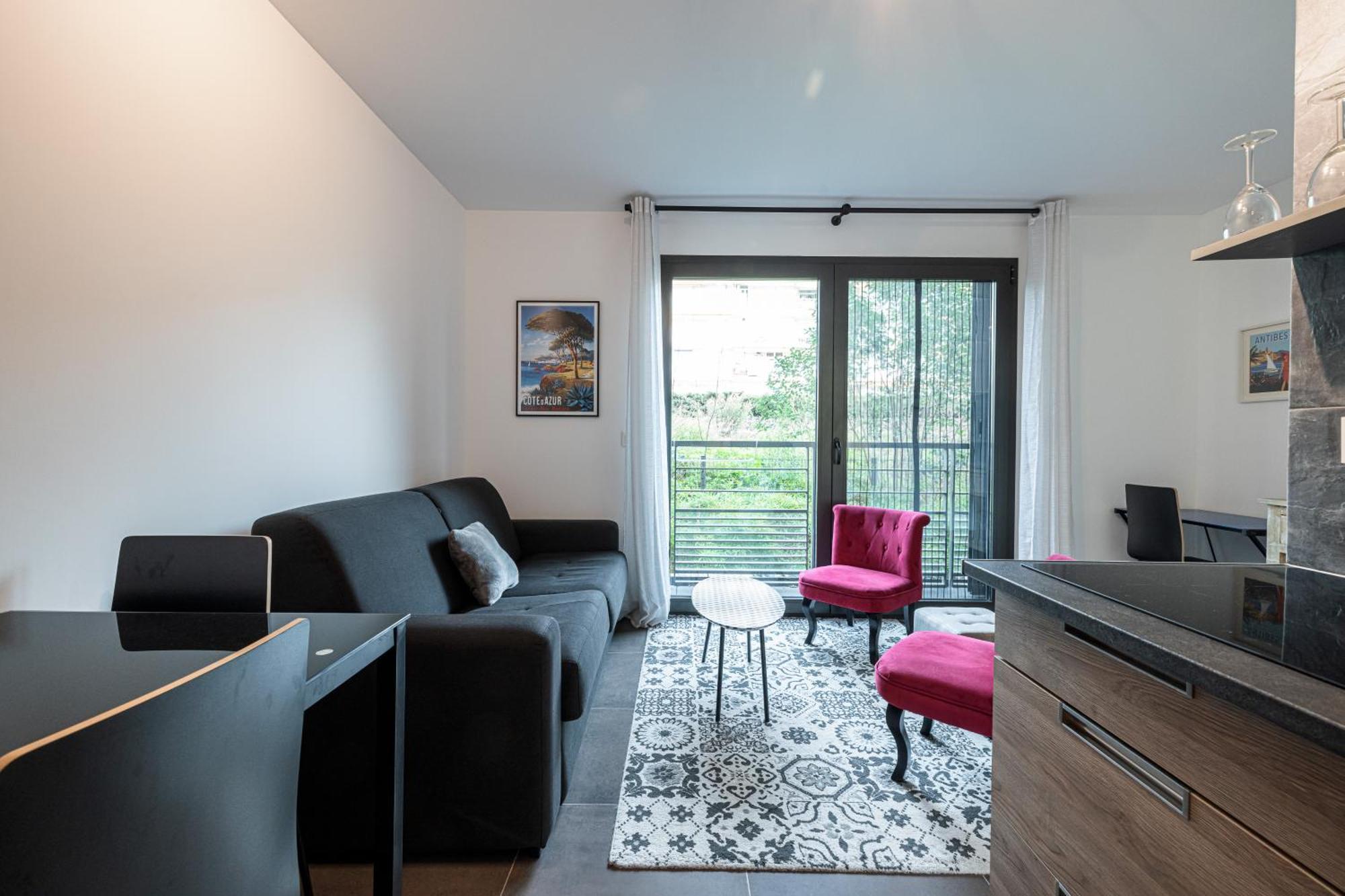 Apartment New Listing - 1 Bed Apt,air-con,beach Access,sea