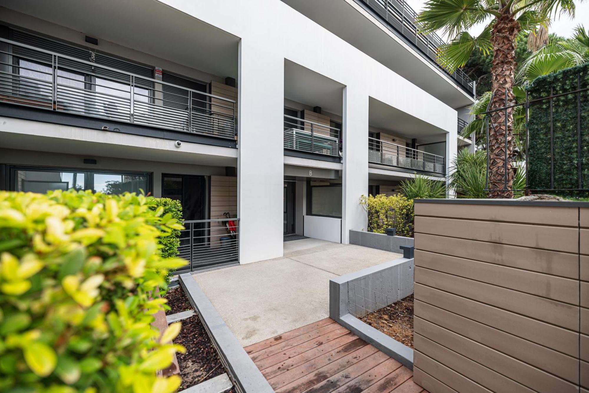 Apartment New Listing - 1 Bed Apt,air-con,beach Access,sea *