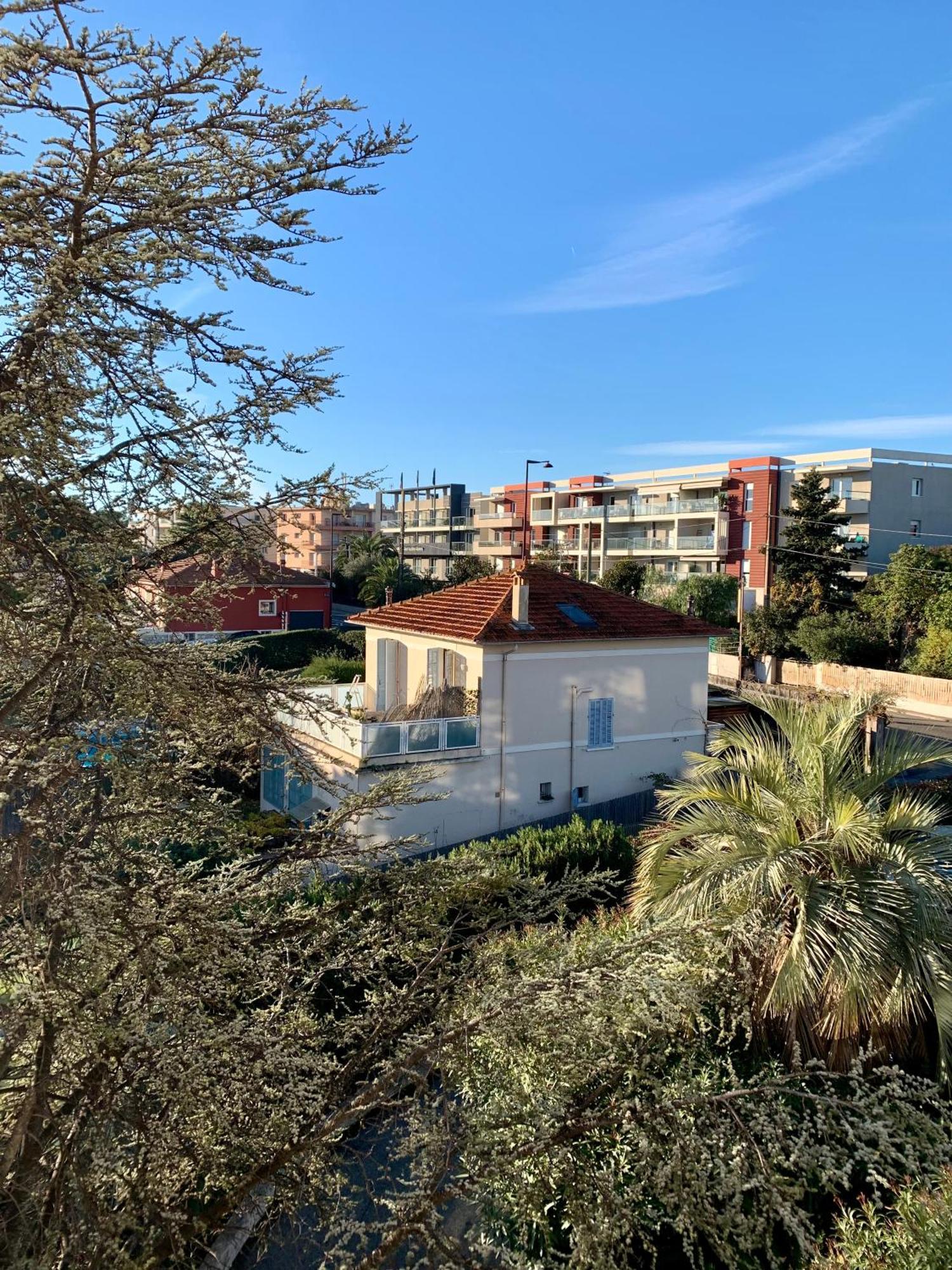 Tente * Antibes