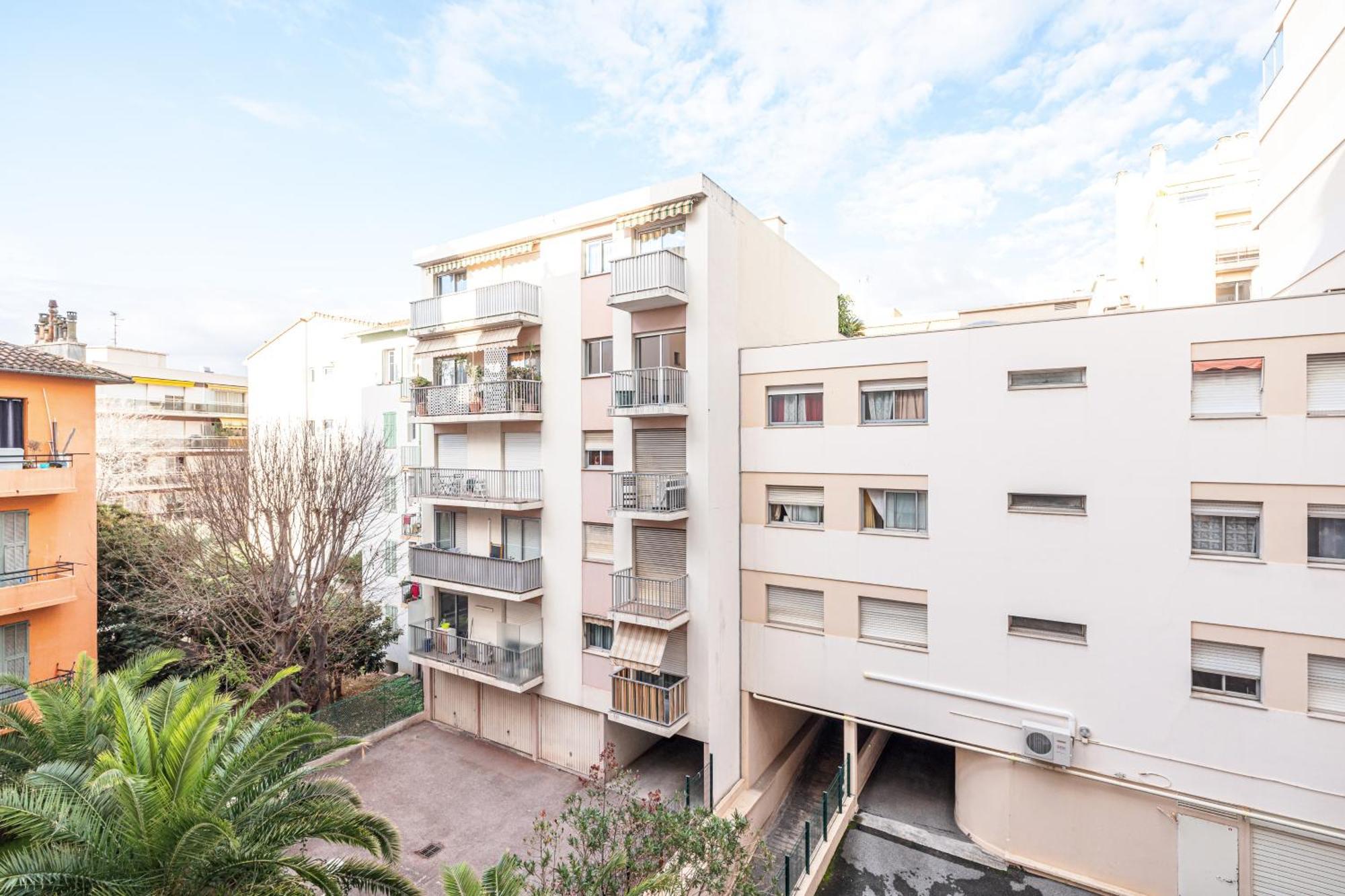 New 2 Bed In Antibes, 5 Min Walk To The Apartment