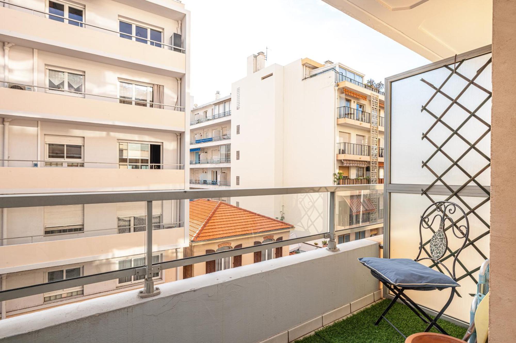 New 2 Bed In Antibes, 5 Min Walk To The Antibes