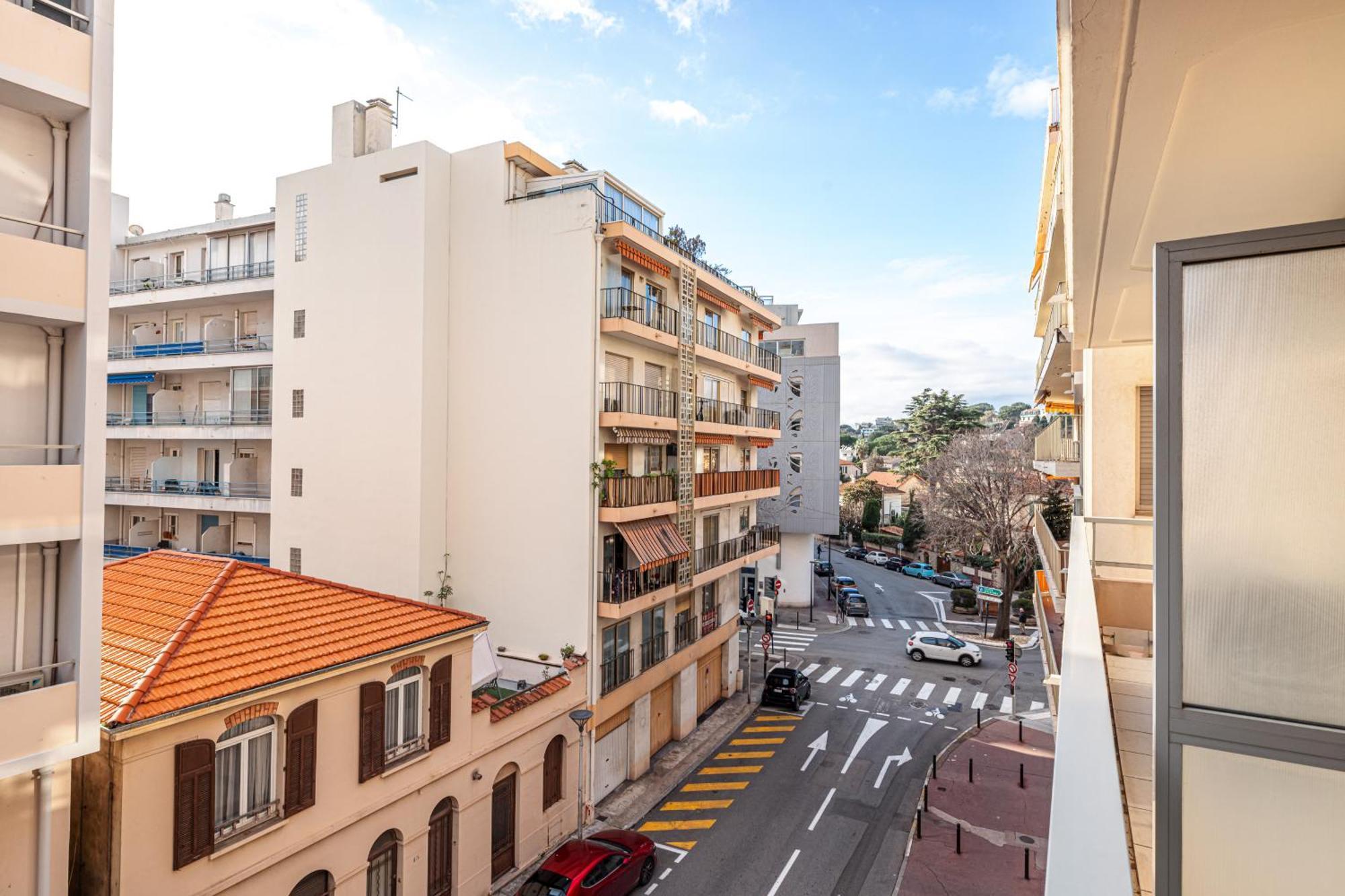 Apartment New 2 Bed In Antibes, 5 Min Walk To The *