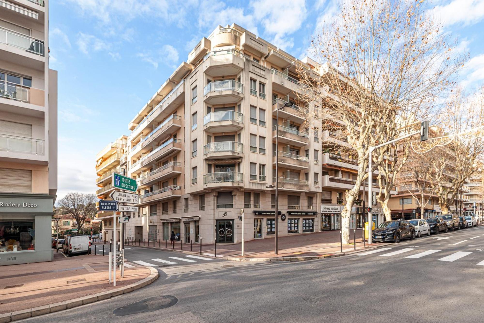 New 2 Bed In Antibes, 5 Min Walk To The Apartment *