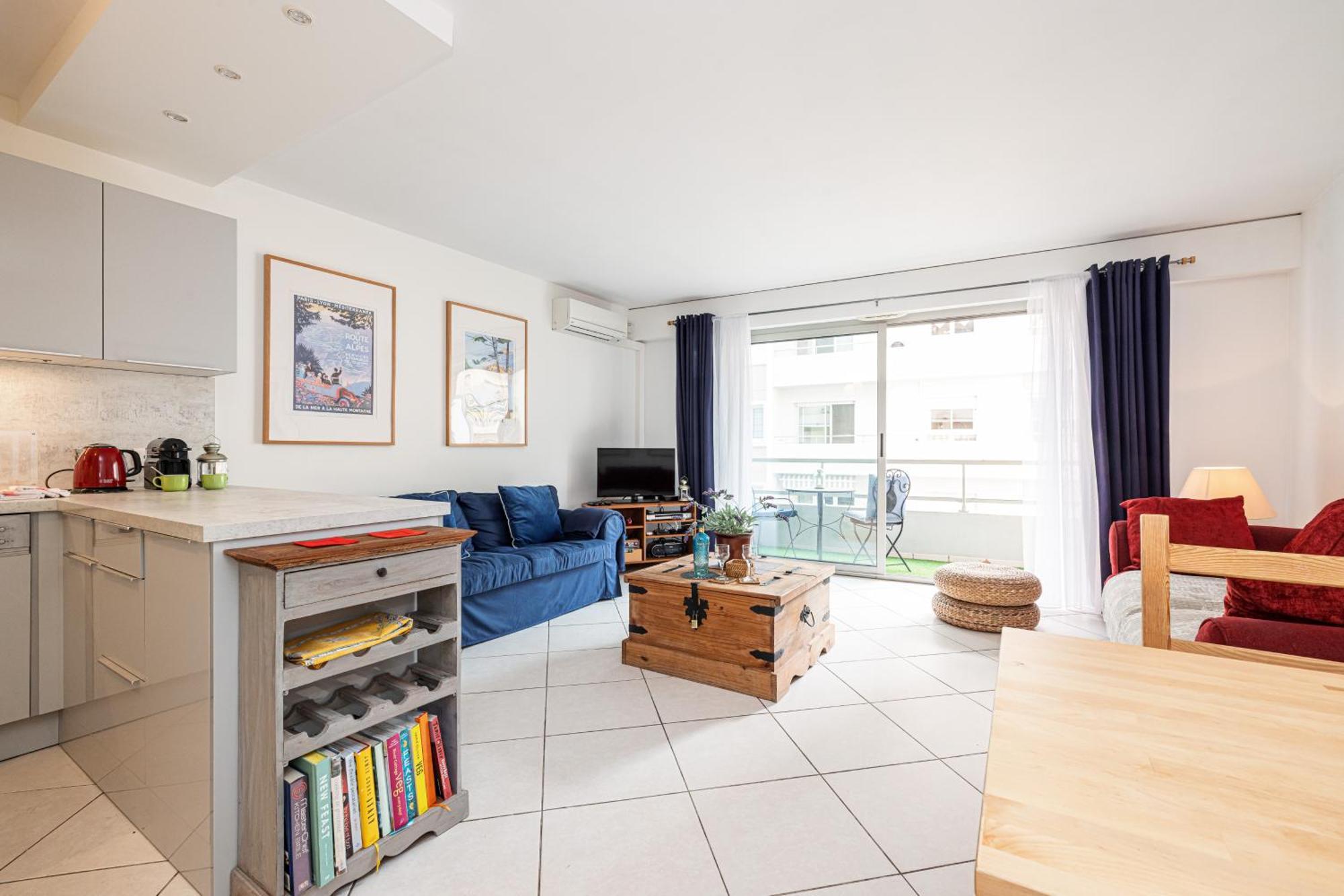 New 2 Bed In Antibes, 5 Min Walk To The